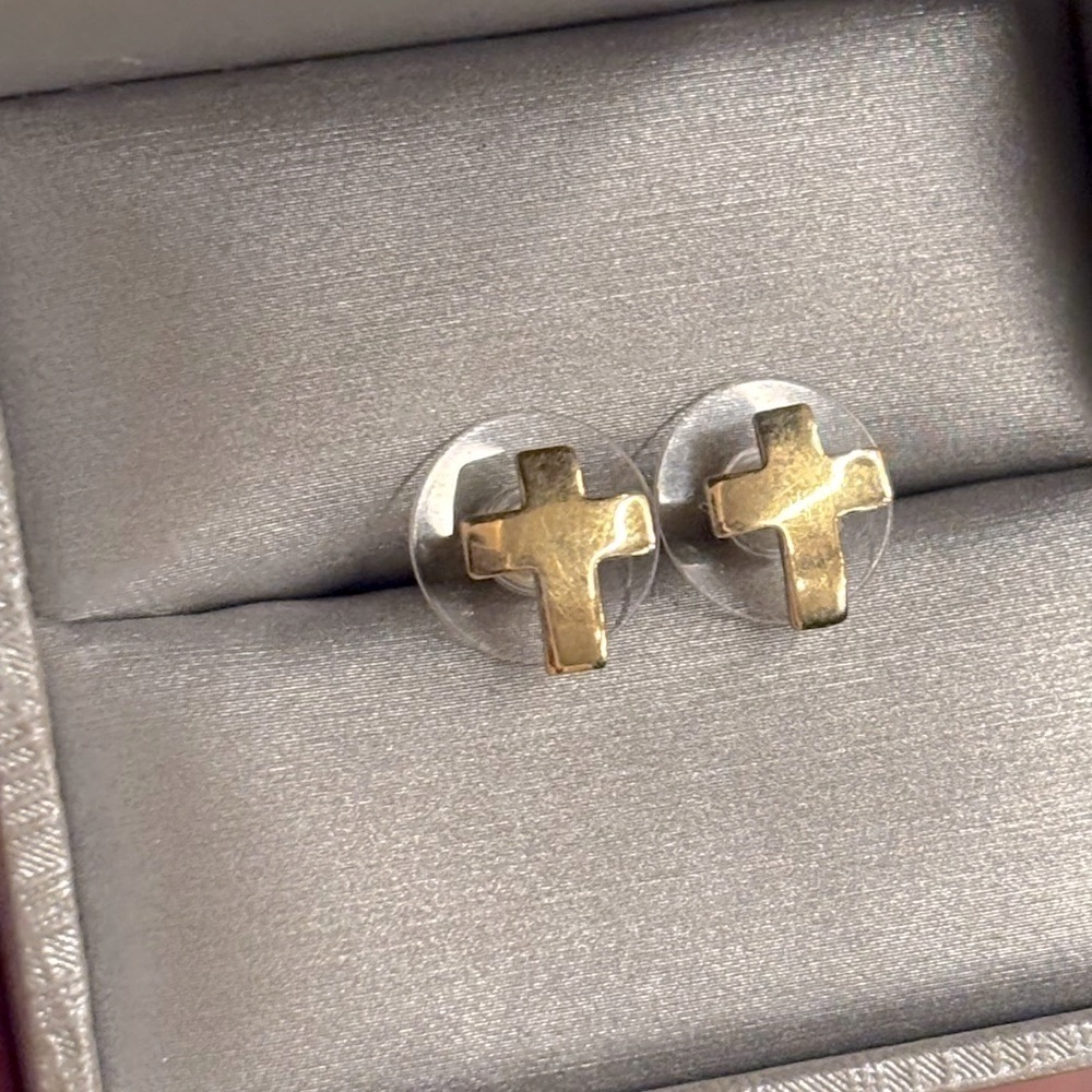 Macy’s Cross Stud Earrings - Picture 5 of 5